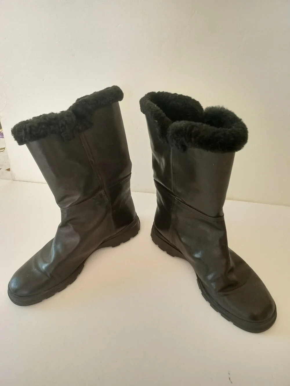 BANANA REPUBLIC Leather Fur Lined Black Boots | 10